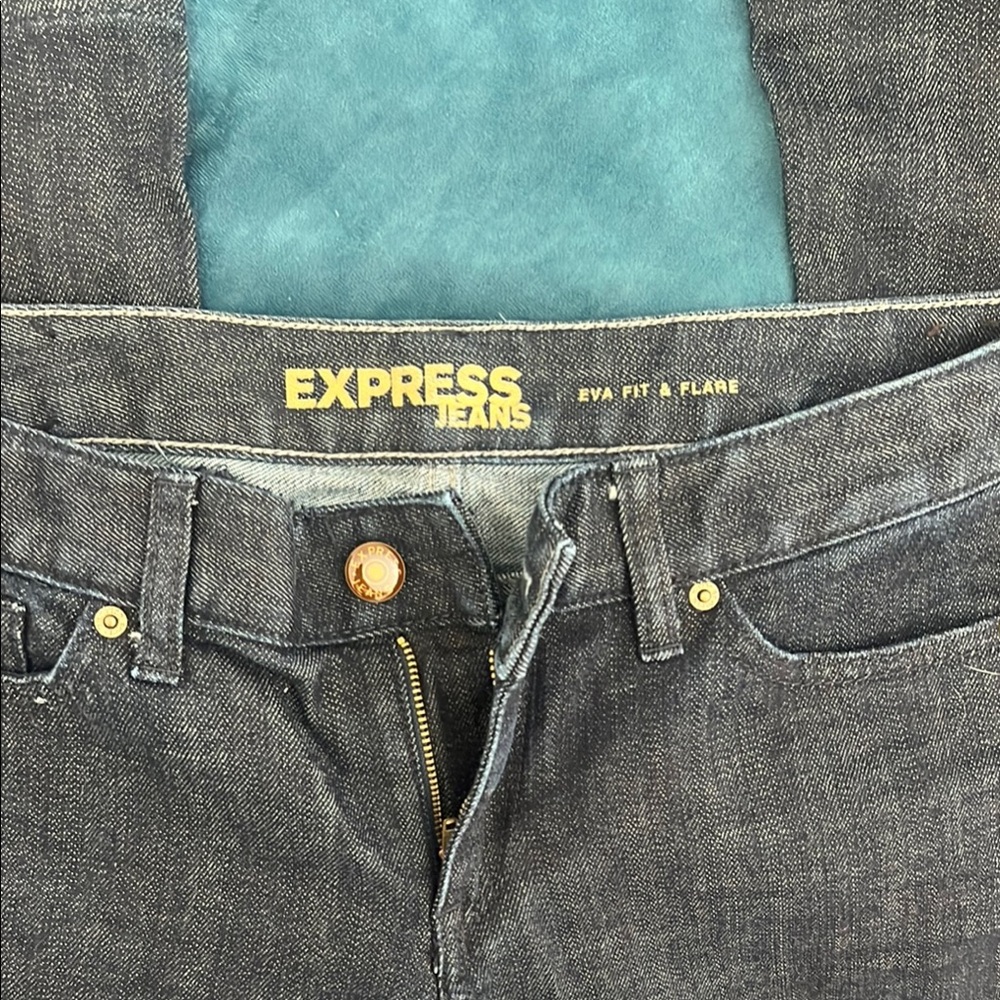 EXPRESS DARK BLUE EVA FIT AND FLARE JEANS